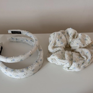 Ensemble d'accessoires de cheveux 3 pièces avec broderie florale sur serre-têtes et chouchou