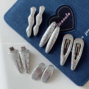 Pince à Cheveux Style Coréen en Cuir Artificiel Argent avec Pois Bleus Pince Bec de Canard Géométrique Barrette Mode pour Femme