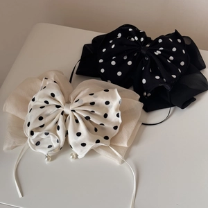 Pinces à cheveux à nœud en mousseline à pois avec breloques de perles élégantes