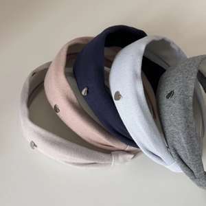 Lot de 5 serre-têtes en maille avec breloques cœur argentées de style rétro