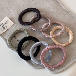 Lot de 8 chouchous plissés en satin sans couture aux couleurs terreuses variées