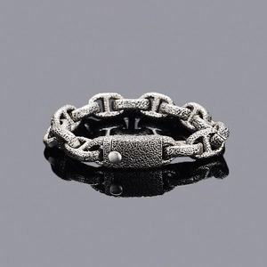 Retro distressed stainless steel chain bracelet with spotted lava texture and H-links
