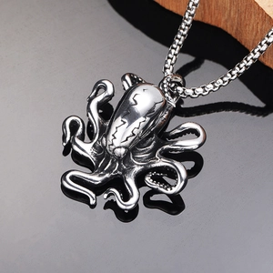 Collier pendentif pieuvre en acier inoxydable poli avec tentacules et chaîne de type box
