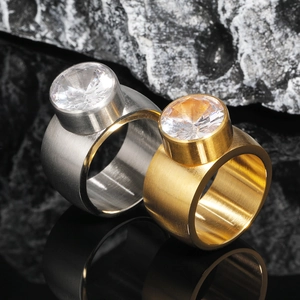 Men's Domineering Brushed Stainless Steel Ring Large Round Rhinestone Inlaid Wide Band Fashion Titanium Steel Ring Jewelry Party Gift