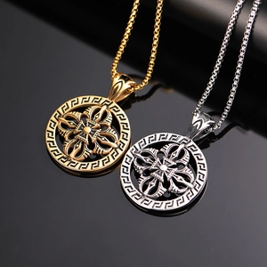 Collier Pendentif Rond en Acier Inoxydable Totem Vintage pour Hommes Motif Grecque Bijoux Géométriques Punk Or Argent