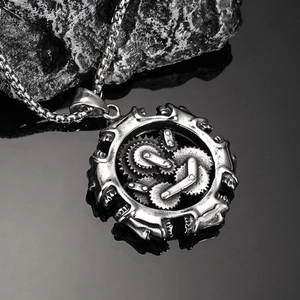 Collana con Pendente a Forma di Teschio e Ingranaggio in Acciaio al Titanio Vintage Punk per Uomo Gioielli in Stile Industriale Meccanico Distressed Senza Catena o con Catena di Perle