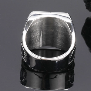 Bague vintage crâne de pieuvre pour hommes en acier avec finition polie