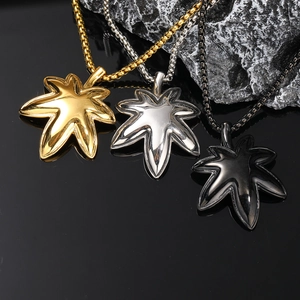 Titanium Steel Maple Leaf Pendant Necklace Hip Hop Punk Style Leaf Jewelry For Men Women Gold Silver Black Color Box Chain Accessory