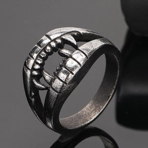 Bague Cros de Vampire en Acier au Titane Vintage Gothique Punk Finition Distressed Homme Bague Bouche de Monstre Bijoux Halloween