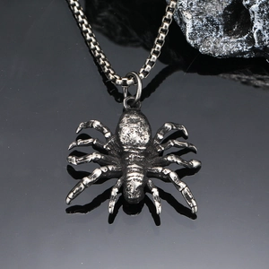 Vintage Gothic Spider Pendant Necklace For Men Stainless Steel Punk Animal Jewelry Retro Distressed Spider Pendant Accessory
