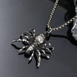 Vintage stainless steel spider pendant necklace with detailed box chain for men
