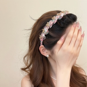 Elegant floral twisted headband with rhinestones for women, high-top non-slip hair accessory
