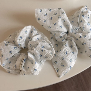 Vintage Blue Floral Lace Scrunchie Korean Style Textured Fabric Hair Ring For Women Elegant Flower Pattern Hair Ties
