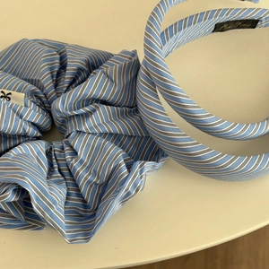 Ensemble chouchou et serre-tête à rayures bleues et blanches de style coréen épuré