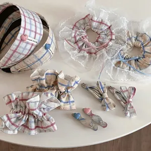 Chouchous à Carreaux avec Bord en Dentelle pour Femmes Nœud Décor de Cœur Élastiques en Tissu Bandeau Accessoires de Cheveux