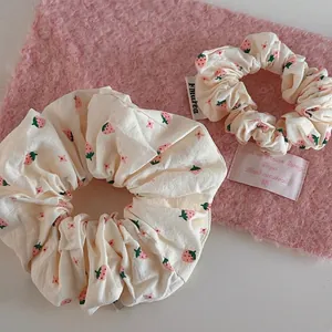 Sweet Strawberry Print Fabric Scrunchie Elastic Hair Tie For Women Girls Cute Floral Fabric Hair Rope Accessories
