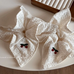 Süßes Besticktes Kirsch Spitzen Scrunchie Lochmuster Quadratisches Stoff Haargummi Für Damen Mädchen Elegant Pastoraler Stil Haarschmuck