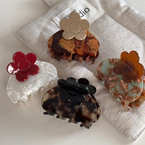 Floral acetate hair claw clip set in assorted tortoiseshell and marble patterns