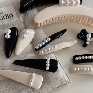 Set de pinzas para el cabello estilo francés con perlas blancas en negro y crema