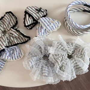 Set elastico in pizzo a righe con cuori rossi e cerchietto per capelli dolce