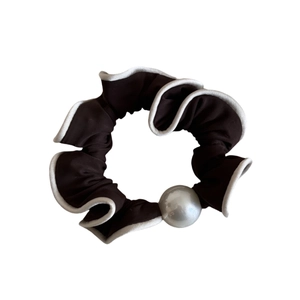 French style scrunchie with white pearl and contrasting edge in dark brown fabric