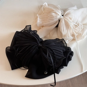 Grandes pinces à cheveux élégantes en mousseline noire et crème avec perles fines