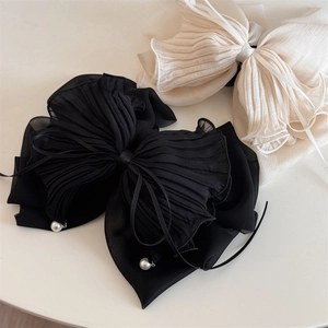 Grandes pinces à cheveux élégantes avec nœuds en mousseline noire et beige et perles