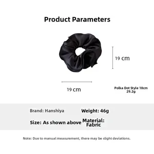 Dettaglio di un elastico per capelli in raso nero da 19cm con dimensioni e peso