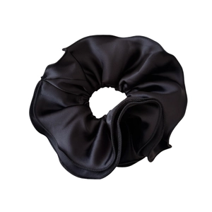 Elegante elastico per capelli in raso nero con ruches, accessorio effetto seta per donna