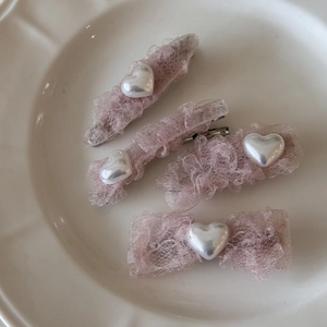 Barrettes à cheveux coeur en dentelle rose avec perles, lot de 4 accessoires élégants