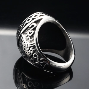 Retro stainless steel men's ring with celtic knots and mythical beast relief