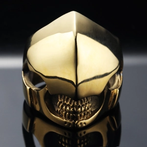 Anello teschio in acciaio inossidabile dorato stile punk con design elmo gotico