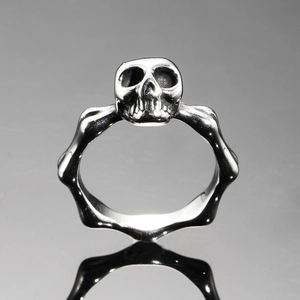 Bague punk tête de mort pour homme avec design squelette gothique en acier poli argenté