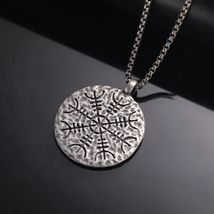 Ciondolo bussola vichinga norrena vintage in argento invecchiato con catena box