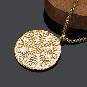 Ciondolo bussola vichinga Vegvisir nordica in oro con robusta collana a catena a scatola
