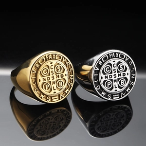 Bague Chevalier Médaille Saint Benoît en Acier Inoxydable Bijoux Punk Hip Hop Religieux Vintage pour Hommes