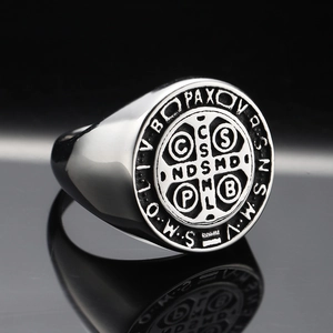 Bague chevalière médaille Saint-Benoît argentée style punk viking pour homme