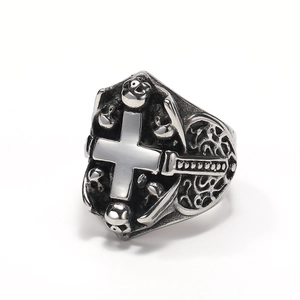 Bague gothique pour homme avec tête de mort et croix en acier inoxydable au style vintage