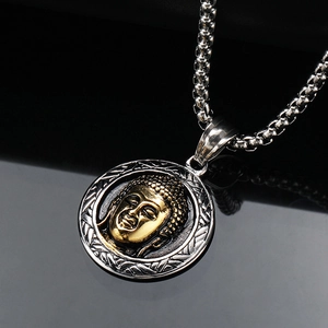 Collier rétro en acier inoxydable avec texture argentée et pendentif tête de bouddha doré