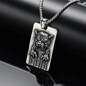 Collier avec pendentif tigre en argent vintage en acier titane avec gravure de bête