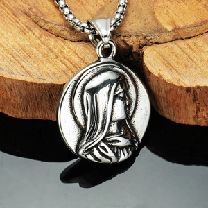 Collier rétro punk avec pendentif portrait rond en acier inoxydable sur bois