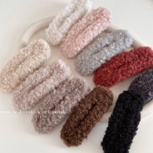 Damen Große Plüsch Kunstpelz Entenschnabel Haarspange Süß Einfarbig Pony Clip Elegant Herbst Winter Haarschmuck