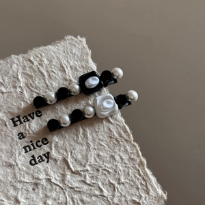 French Vintage Artificial Pearl Hair Clip For Women Elegant Black White Square Resin Duckbill Clip Geometric Bead Hair Styling Accessory