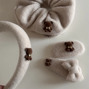 Ensemble d'accessoires cheveux ours en peluche beige avec chouchou et barrettes douces