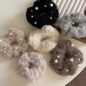 Chouchous en peluche avec perles fantaisie couleurs neutres d'hiver lot de 6