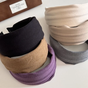 Padded wide velvet headbands for women in multiple retro colors for autumn and winter style