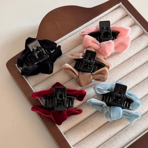 Mini Velvet Bow Hair Claw Clips For Women Sweet Princess Style Small Bowknot Hairpins Cute Hair Accessories Hair Grips