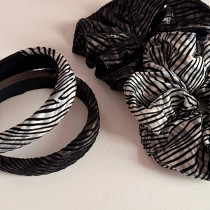 Set of 4 zebra print scrunchies and headbands in satin fabric with a metallic luster