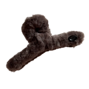 Pince à cheveux en peluche marron foncé avec logo ovale et texture douce en fausse fourrure