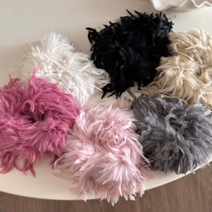 Sechser-Set flauschige Haargummis aus Straußenfedern in verschiedenen Pastellfarben